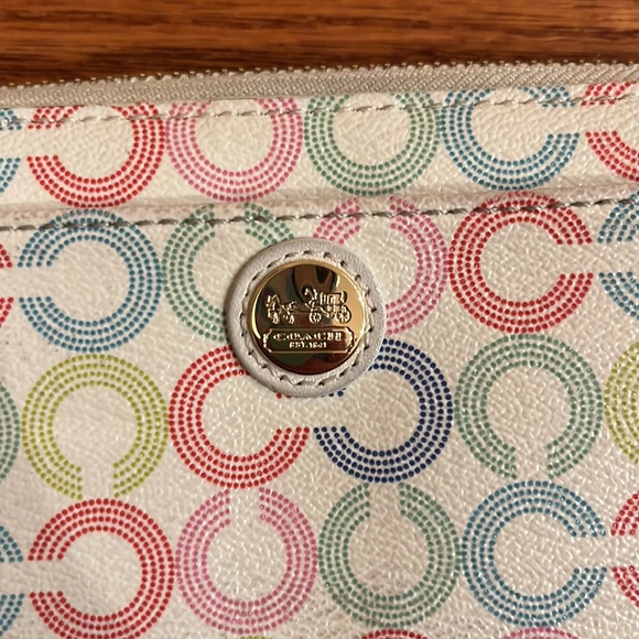 Coach white/multicolor C Women’s leather wallet - Picture 6 of 9